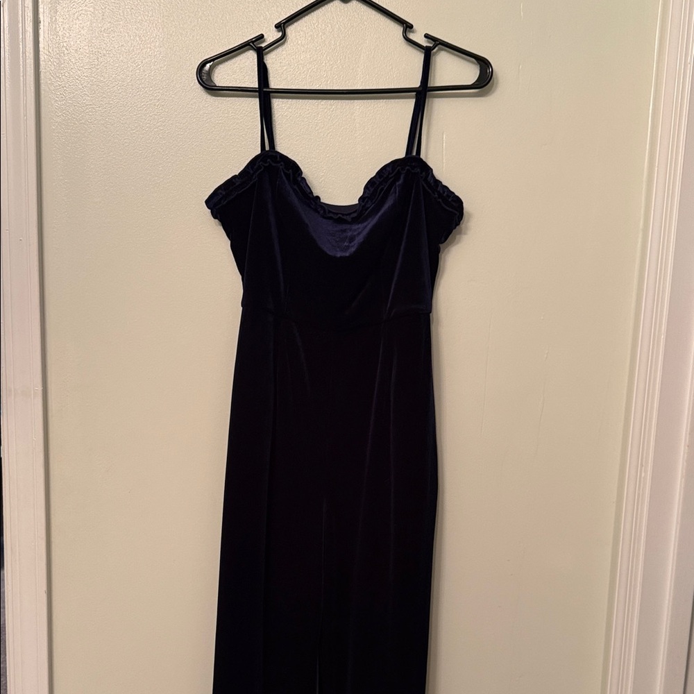 Elegant Velvet Spaghetti Strap Jumper